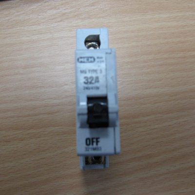 MEM M9 TYPE 3 32A Circuit Breaker